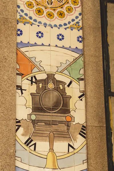 Lizbon, Portekiz - Eylül 10, 2017: Lizbon, Portekiz 'deki eski tren istasyonunun içi