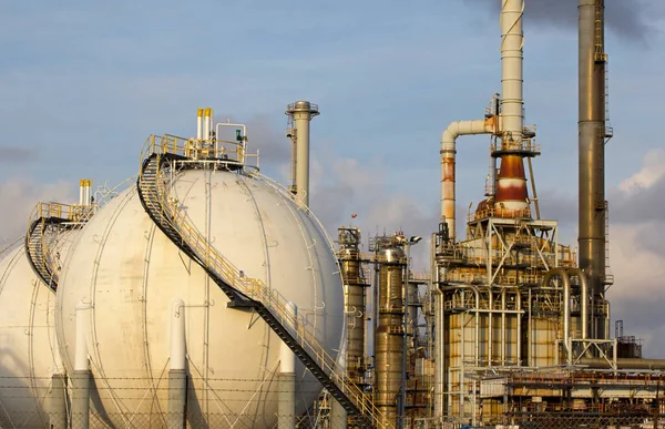 Eine Große Ölraffinerie Anlage Mit Flüssigerdgas Lng Speichern — Stockfoto