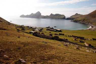 St. Kilda, Outer Hebrides, İskoçya takımadasındaki duvar yapıları ve sığınaklar