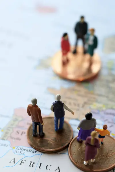Map Model Figures Representing Immigration Europe — Stock Photo, Image