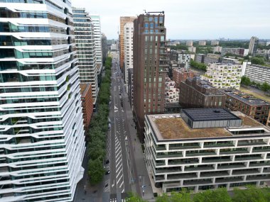Hollanda, Amsterdam 'ın güneyindeki finans merkezi.
