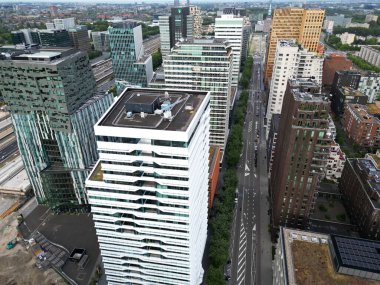 Hollanda, Amsterdam 'ın güneyindeki finans merkezi.