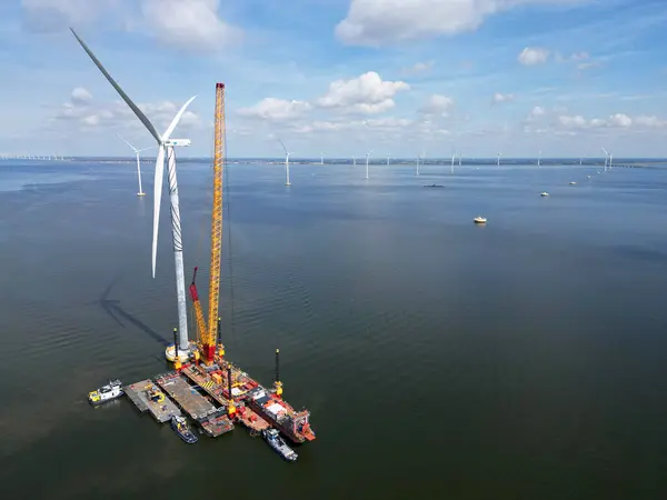 Byggande Vindkraftpark Till Havs Ijsselmeer Nederländerna — Stockfoto