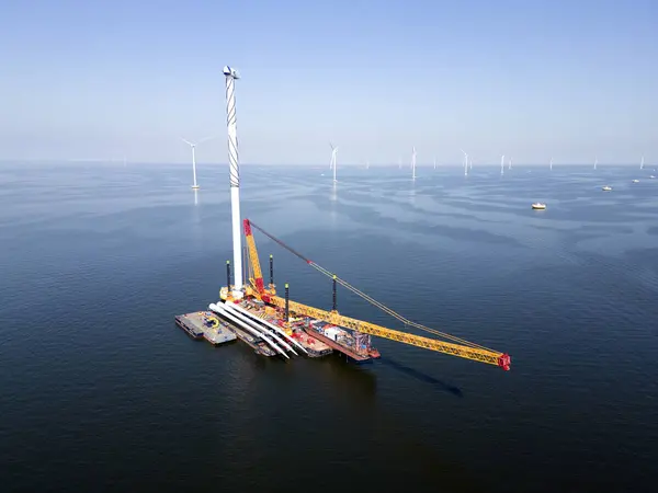 Transportschiff Und Kran Für Den Bau Eines Offshore Windparks Ijsselmeer — Stockfoto