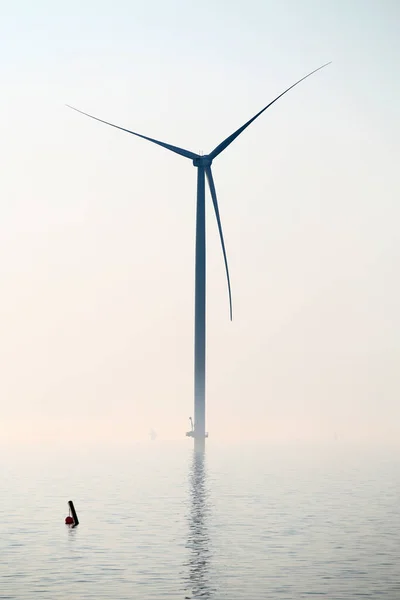 Turbinas Eólicas Parque Eólico Alta Mar Ijsselmeer Breezanddijk Países Bajos —  Fotos de Stock