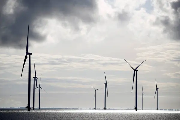 关闭一个风力涡轮机荷兰 — 图库照片