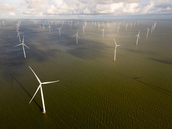 Kıyıdan Uzak Bir Rüzgar Türbinleri Hollanda Breezand Dijk Ijsselmeer — Stok fotoğraf