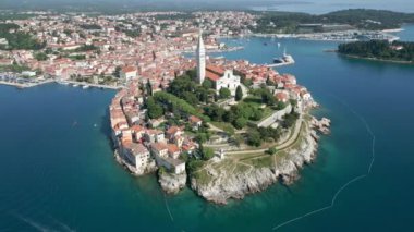 Hırvatistan 'ın Istria kentinin tarihi Rovinj köyünün hava manzarası