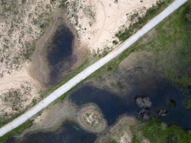 Kennedy kumulları, Kuzey Hollanda, Hollanda ve Hollanda 'da sık sık yağan yağmurdan kaynaklanan yüksek yeraltı suyu seviyelerinin hava görüntüsü