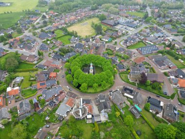 Spijk, Groningen, Hollanda 'nın küçük bir köyünün havadan görünüşü