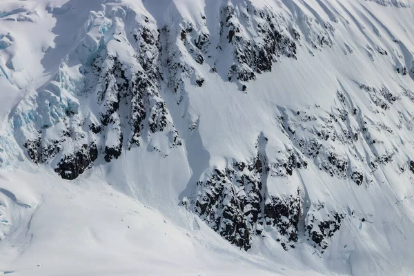 Ripido Pendio Sul Lato Alta Montagna Sulla Penisola Antartica Strato — Foto Stock