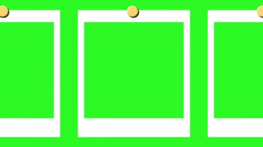 Animasyon sıra fotoğraf çerçeveleri yatay olarak düzgün bir döngü içinde kayıyor. Yeşil arkaplanda yeşil ekran alanı olan beyaz polaroid tarzı resimler.