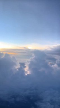 Gökyüzündeki bulutlar