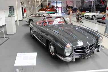 eski model araba Müzesi