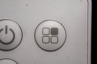 menü simgesi ve bir klima uzaktan kumandasını kapat