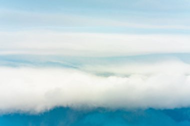 New York, ABD 'de fırtına öncesi gökyüzünde beyaz bulut, arka plan, hava.