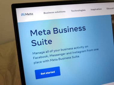 KONSKIE, POLAND - 13 Aralık 2022: Meta Business Suite web sitesi dizüstü bilgisayar ekranında gösterildi