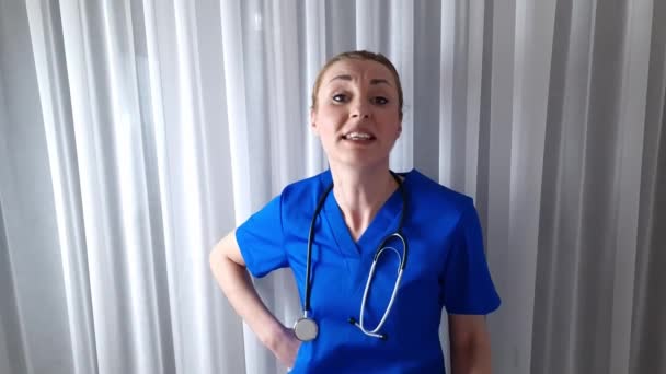 怒り狂った白人医師の叫び 医療の概念 — ストック動画