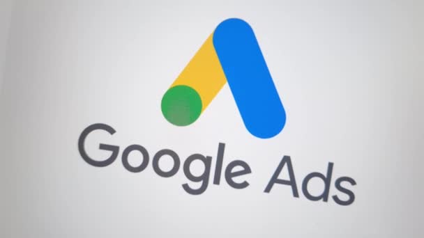 Konskie โปแลนด เมษายน 2023 โลโก Google Ads แสดงบนหน าจอคอมพ วเตอร — วีดีโอสต็อก