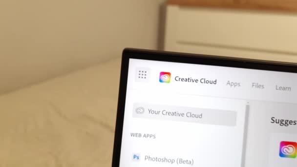 Konskie Polen April 2023 Adobe Creative Cloud Applikasjoner Tjenester Nettsted – stockvideo