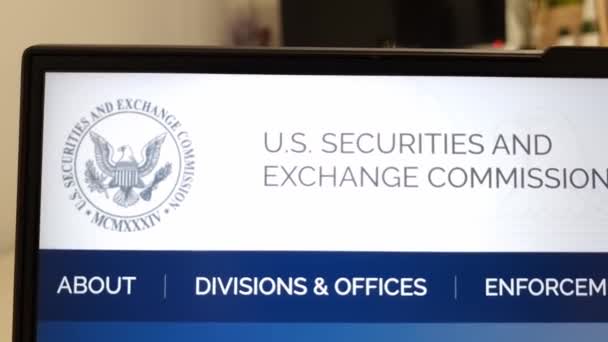 波兰Konskie 2023年4月13日 美国证券交易委员会 Sec 机构网站在笔记本电脑电脑屏幕上显示 — 图库视频影像