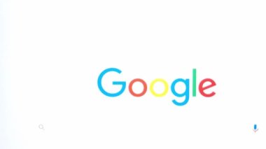 Konskie, Polonya - 03 Mayıs 2023: Google Arama web sitesi dizüstü bilgisayar ekranında gösterildi