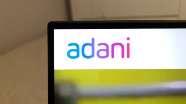 Konskie Polônia Maio 2023 Site Adani Group Exibido Tela Computador — Vídeo de Stock