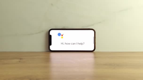 Konskie Polen Maj 2023 Google Assistant Intelligent Personlig Assistent Logotyp — Stockvideo