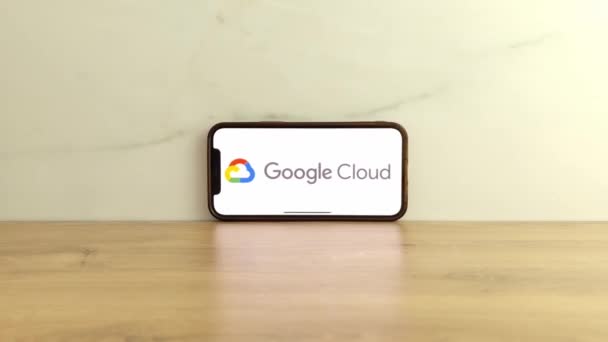 Konskie Polen Maj 2023 Google Cloud Platform Logotypen Visas Mobiltelefonskärmen — Stockvideo