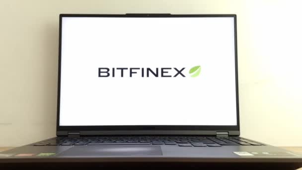 Konskie Polonia Mayo 2023 Bitfinex Cryptocurrency Exchange Logo Displayed Laptop — Vídeos de Stock