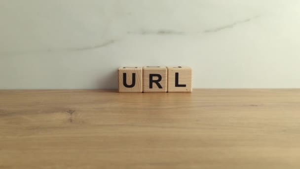来自木块的单词Url因特网 技术概念 — 图库视频影像