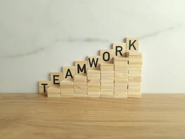 团队合作是用木块做成的 业务战略 动机概念 — 图库照片