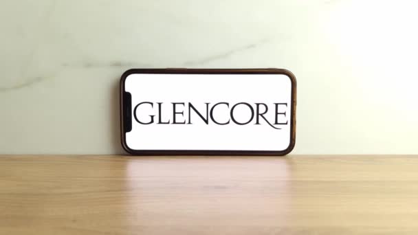 Konskie Polonya Haziran 2023 Glencore Sviçre Maden Şirketi Logosu Cep — Stok video