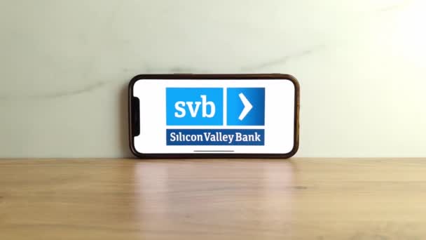 Konskie Polonia Junio 2023 Svb Silicon Valley Bank Logo Exhibido — Vídeo de stock
