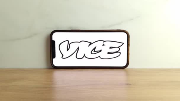 Konskie Polen Juni 2023 Vice News Media Outlet Logo Auf — Stockvideo