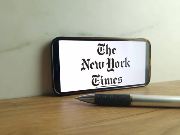 Konskie Polonya Haziran 2023 New York Times Gazetesinin Logosu Cep — Stok fotoğraf