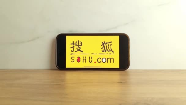 Konskie Polska Czerwca 2023 Logo Chińskiej Firmy Internetowej Sohu Wyświetlane — Wideo stockowe