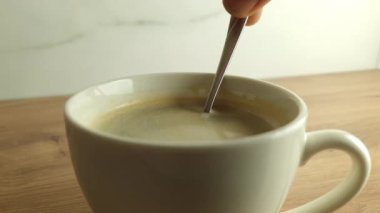 Espresso Kahve Kupası bir tablo