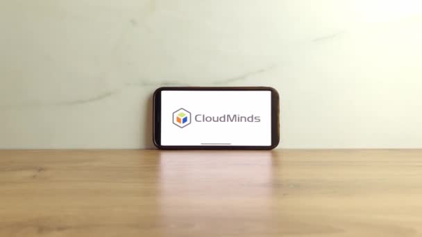 Konskie Polonia Julio 2023 Cloudminds Nube Inteligente Robot Operador Logotipo — Vídeo de stock