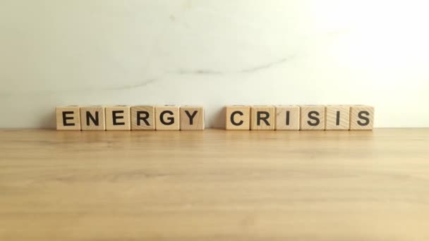 Tekstowy Kryzys Energetyczny Drewnianych Bloków Gospodarka Koncepcja Przemysłu — Wideo stockowe