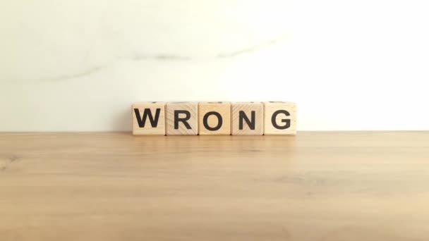 Falsches Wort Aus Holzklötzen Fehler Konzept Des Geschäftsversagens — Stockvideo