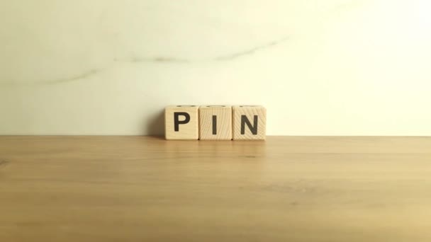 Pin缩写来自木块 个人识别码缩写 技术和安全概念 — 图库视频影像