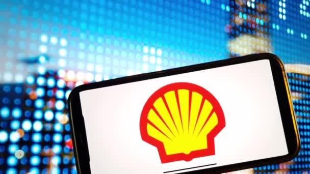 Konskie Polonya Ocak 2024 Shell Plc Şirket Logosu Cep Telefonu — Stok video