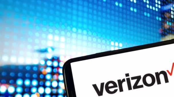 Konskie Πολωνία Ιανουαρίου 2024 Λογότυπο Της Εταιρείας Verizon Communications Εμφανίζεται — Αρχείο Βίντεο