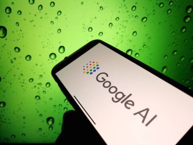 Konskie, Polonya - 12 Ocak 2024: Google AI logosu cep telefonu ekranında gösterildi