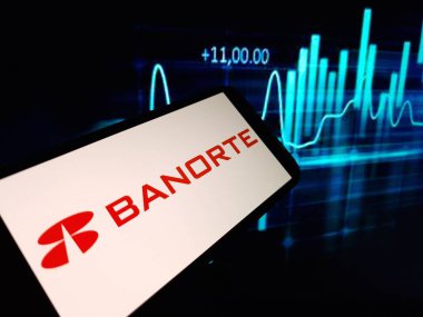 Konskie, Polonya - 27 Ocak 2024: Banorte şirket logosu cep telefonu ekranında sergilendi