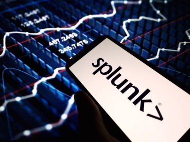 Konskie, Polonya - 05 Şubat 2024: Splunk Inc şirketinin logosu cep telefonunda sergilendi