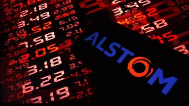 Konskie, Polonya - 03 Mart 2024: Alstom şirketi logosu cep telefonunda sergilendi