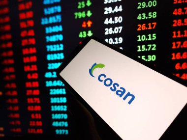 Konskie, Polonya - 11 Mart 2024: Cosan şirket logosu cep telefonunda sergilendi