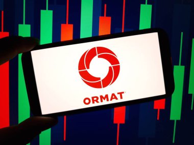 Konskie, Polonya - 11 Mayıs 2024: Ormat Teknoloji şirketi logosu cep telefonunda sergilendi